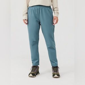 Outdoor Voices RecTrek 26" Pant in Lizard.